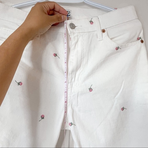 Urban OUTFITTERS Daze Denim Floral Embroidered White Tapered Raw Hem Pants Sz 27 - Picture 3 of 7